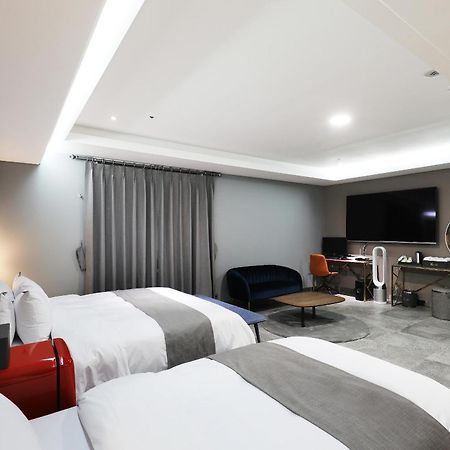 El Tower Hotel Gunsan Eksteriør billede