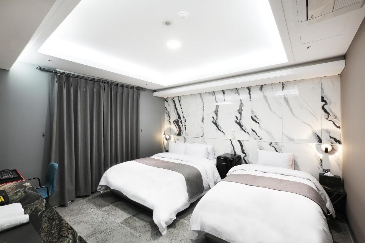 El Tower Hotel Gunsan Eksteriør billede
