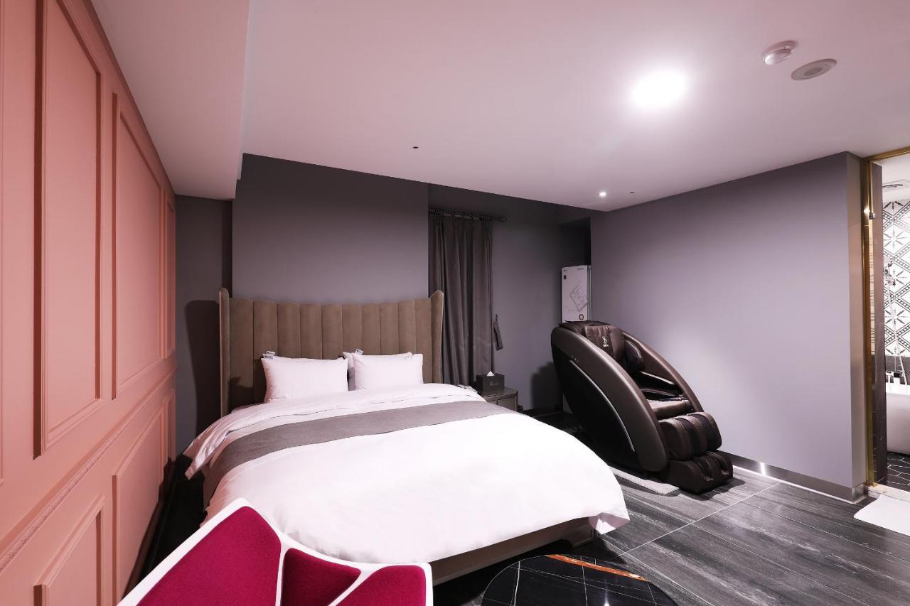El Tower Hotel Gunsan Eksteriør billede
