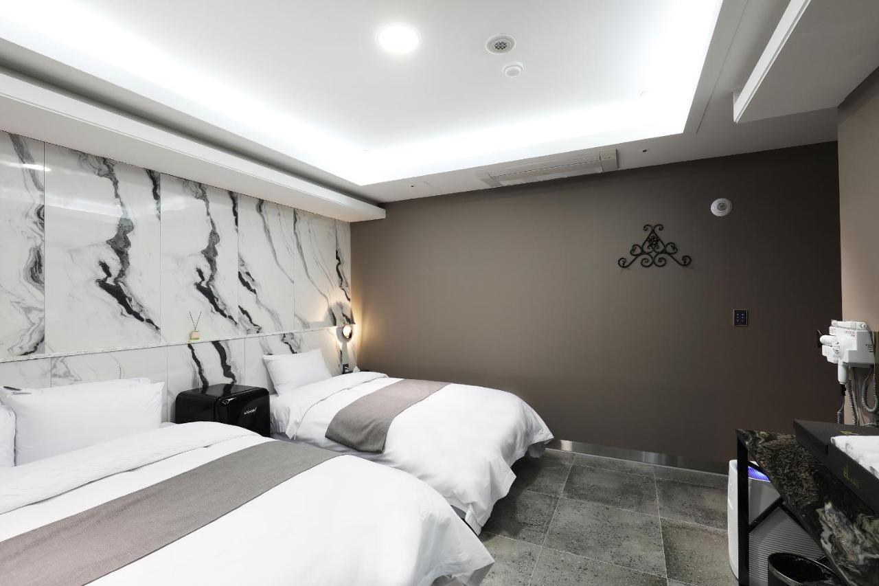 El Tower Hotel Gunsan Eksteriør billede