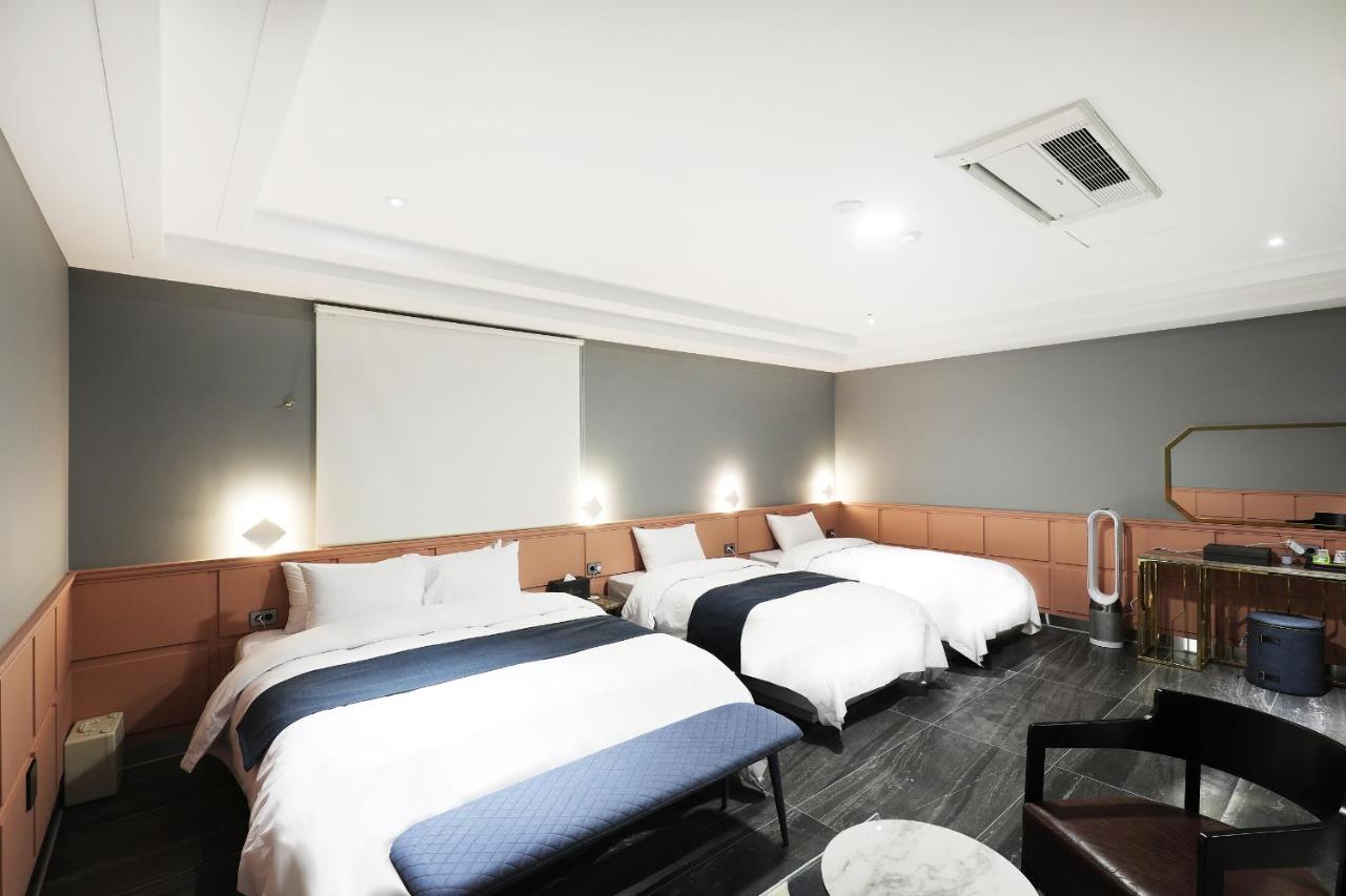 El Tower Hotel Gunsan Eksteriør billede
