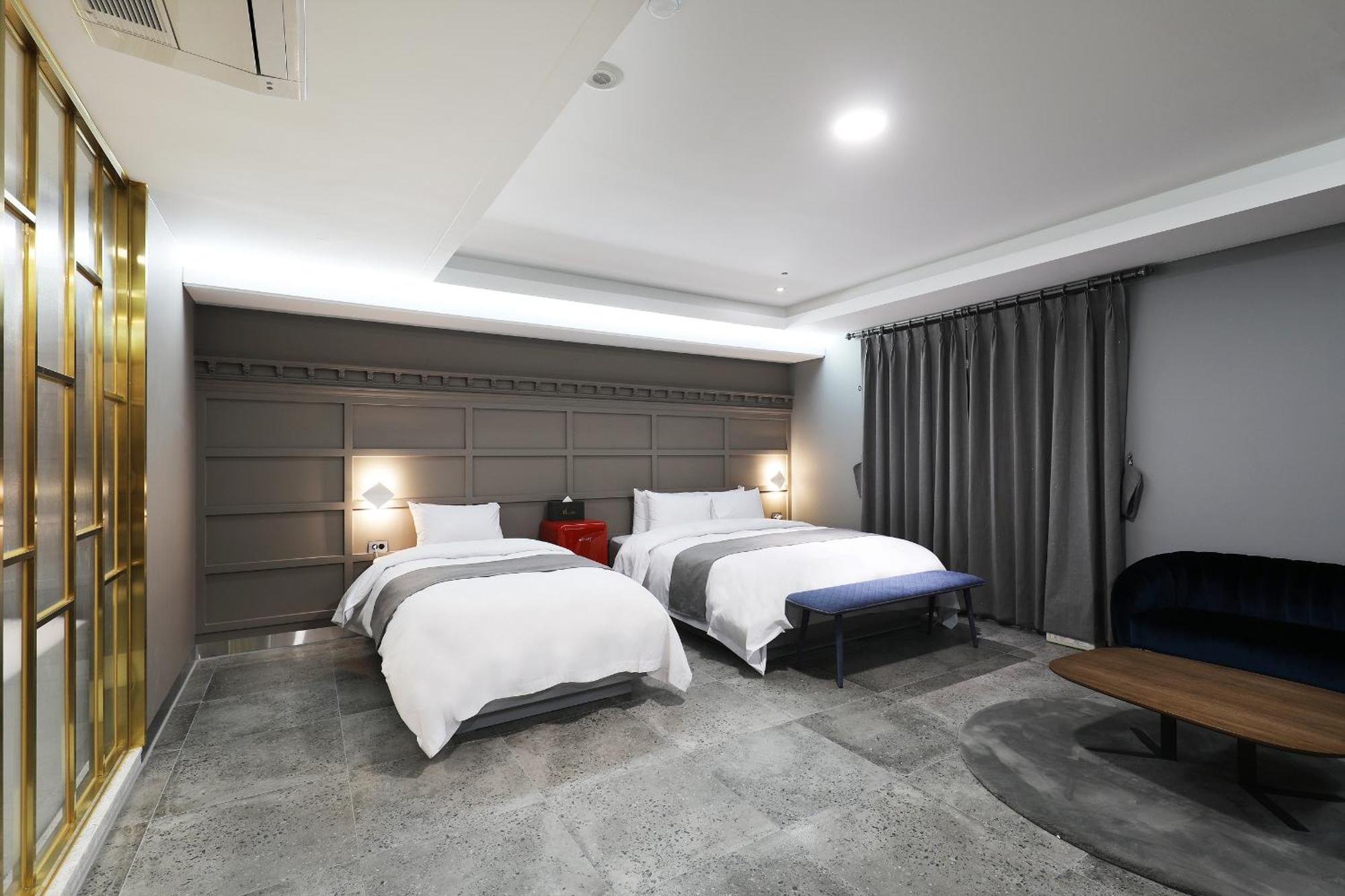 El Tower Hotel Gunsan Eksteriør billede