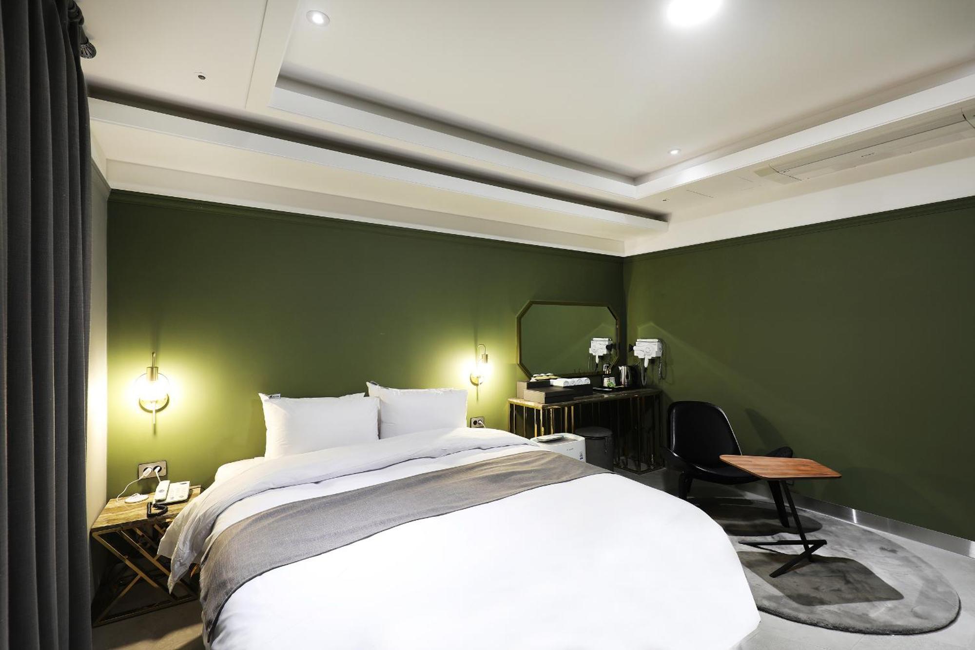 El Tower Hotel Gunsan Eksteriør billede